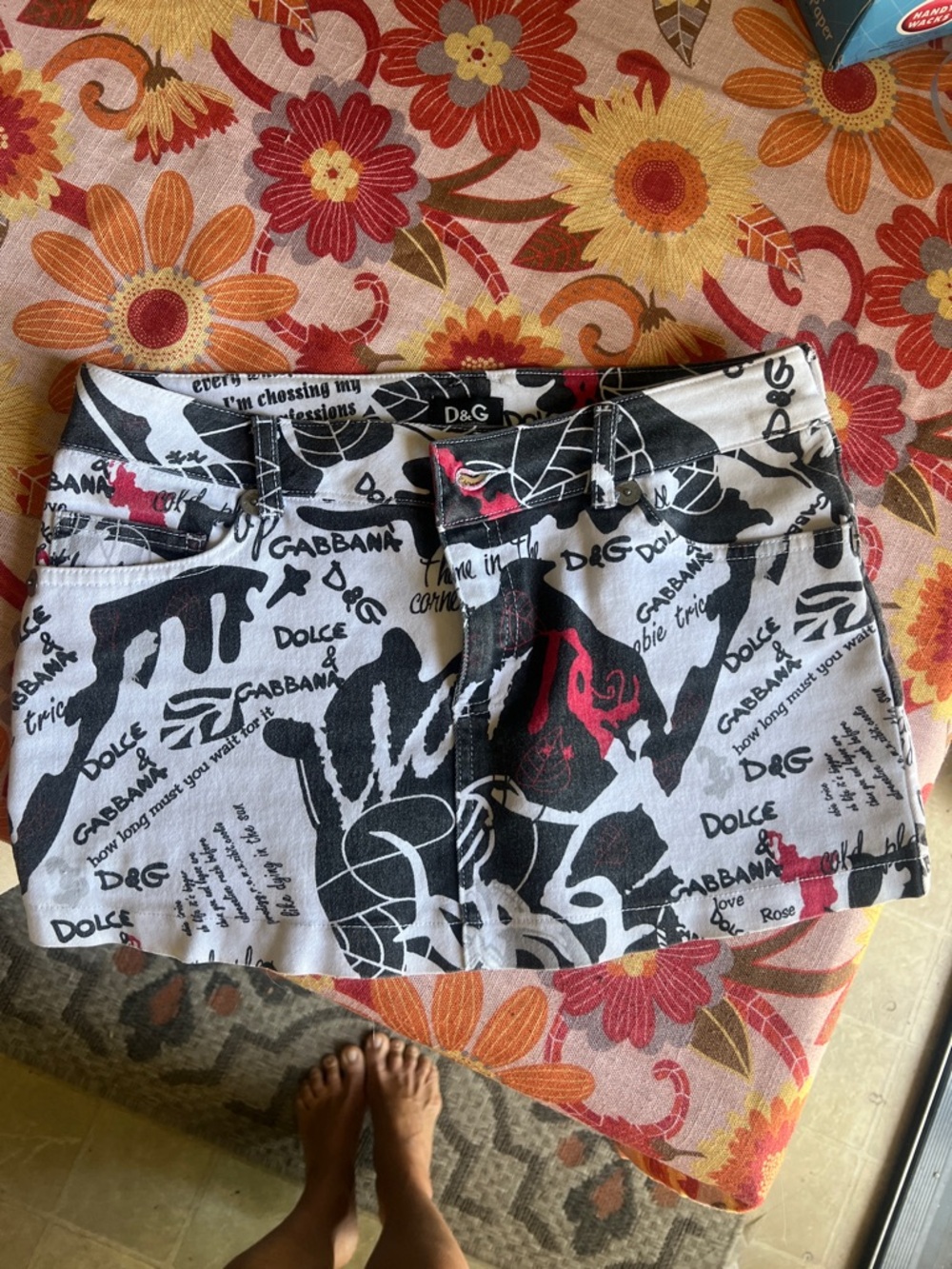 Dolce & Gabbana Black, White & Red Graphic Mini Skirt